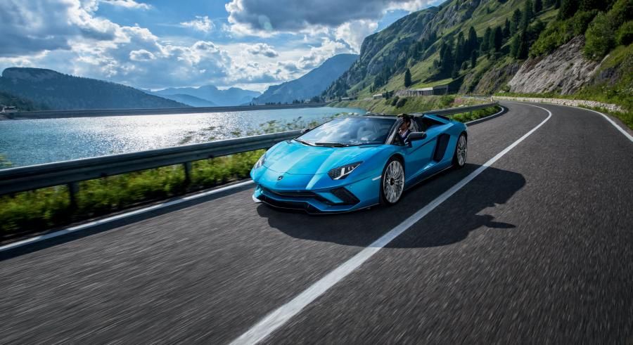  Lamborghini Aventador S Roadster 2017 года  (фото 17 из 27)